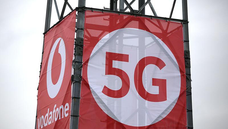 Im Frühjahr sollen die neuen Frequenzen für den 5G-Standard versteigert werden, der deutlich schnelleres mobiles Internet ermöglichen soll. Im Frühjahr sollen die neuen Frequenzen für den 5G-Standard versteigert werden, der deutlich schnelleres mobiles Internet ermöglichen soll.