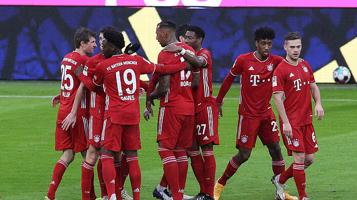 Der FC Bayern gewinnt gegen Hoffenheim deutlich und festigt die Tabellenführung.