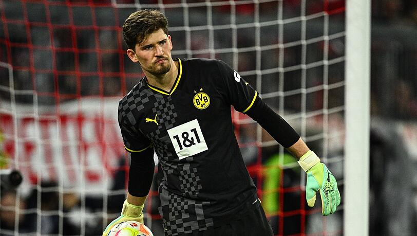 Dortmunds Gregor Kobel in Aktion.