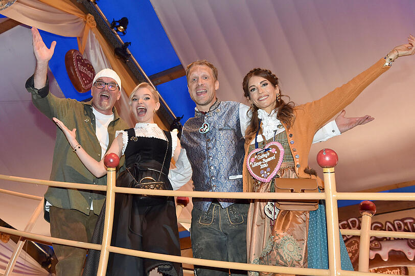 DJ Ötzi mit seiner Tochter Lisa Marie Friedle, Oliver Pocher und Cathy Hummels DJ Ötzi mit seiner Tochter Lisa Marie Friedle, Oliver Pocher und Cathy Hummels