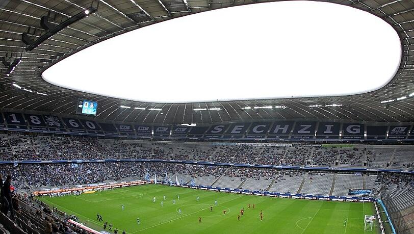 Die Allianz Arena mit abgedecktem Oberrang Die Allianz Arena mit abgedecktem Oberrang