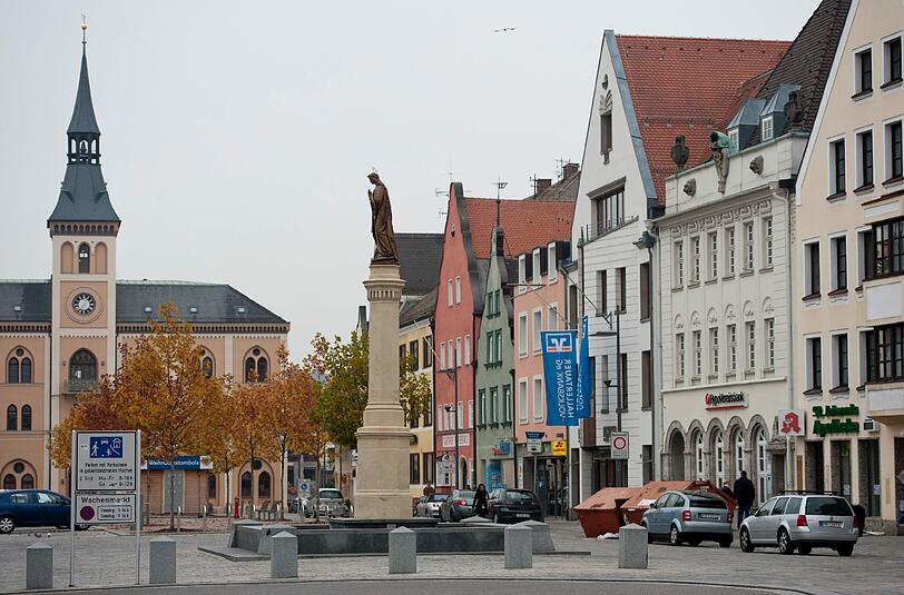 Bayerische Vorzeigestadt: Der Marktplatz von Pfaffenhofen an der Ilm. Foto: dapd