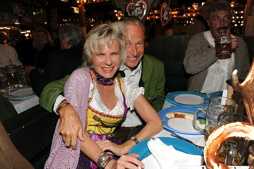 Annette Zierer von Zierer Communications mit Erik Droemer