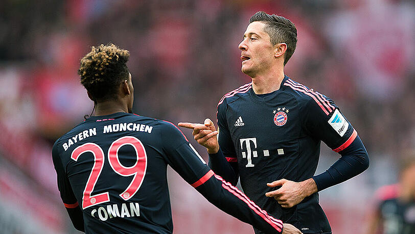 Brachte die Bayern mit seinem Treffer in Führung: Robert Lewandowski (r.). Brachte die Bayern mit seinem Treffer in Führung: Robert Lewandowski (r.).