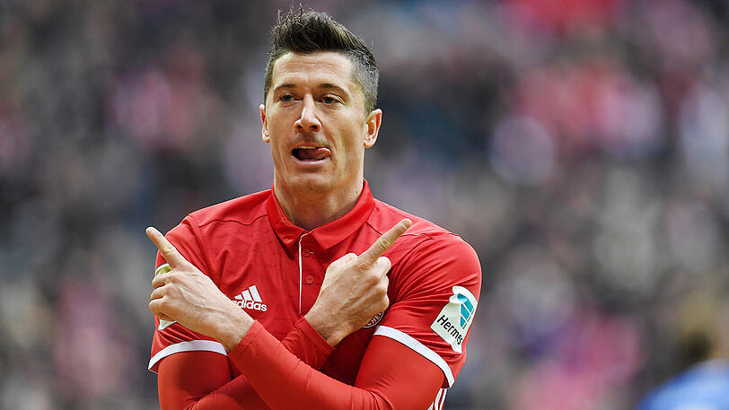 ANGRIFF: Robert Lewandowski spielt beim FCB oft den Alleinunterhalter. Ein Back-up muss her...