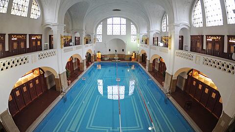 Öffnet bald wieder: Das Müllersche Volksbad in München. (Archivbild)