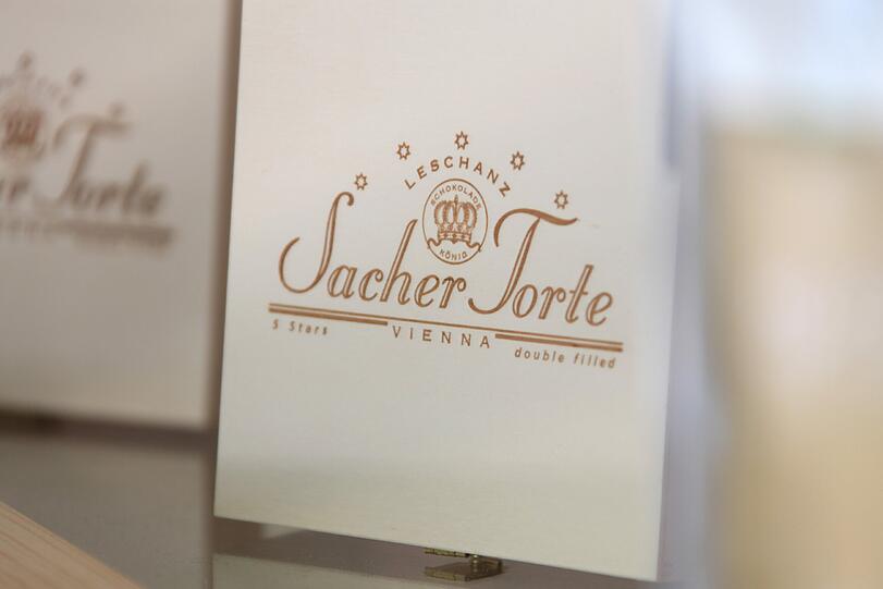 Ein Muss im Wiener Café: Die Sachertorte.