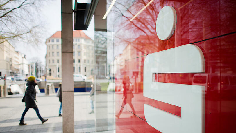 Auslaufmodell Bankfiliale: Weil Kunden vermehrt Online-Banking nutzen, ziehen sich die Geldinsitute aus Ortschaften zurück. Auslaufmodell Bankfiliale: Weil Kunden vermehrt Online-Banking nutzen, ziehen sich die Geldinsitute aus Ortschaften zurück.