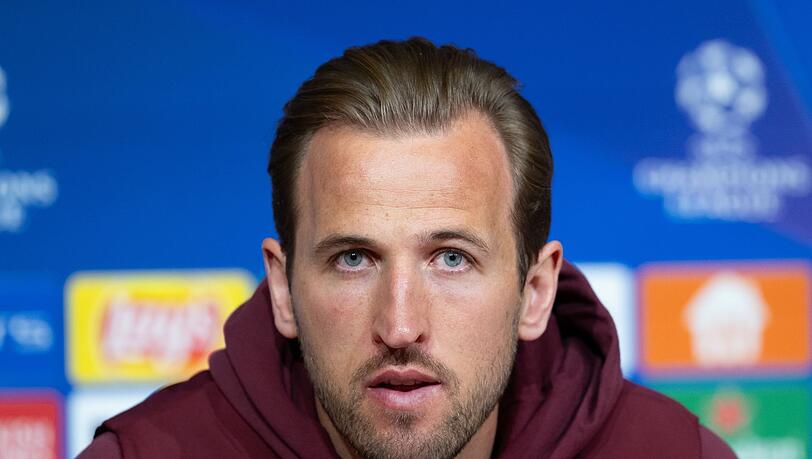 Harry Kane von München auf dem Podium.