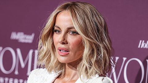 Kate Beckinsale spricht offen über grauenhafte Situationen, die sie in der Unterhaltungsindustrie erlebt hat.