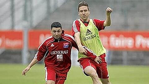 Torben Hoffmann (rechts) wechselte im Sommer vom TSV 1860 nach Unterhaching. Nun riss er sich das Kreuzband und fürchtet das Karriere-Ende.