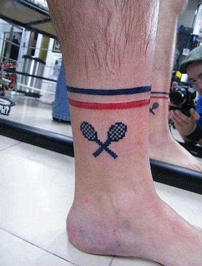 Über Geschmack lässt sich bekanntlich streiten... Die witzigsten Horror-Tattoos in der Bilderstrecke.