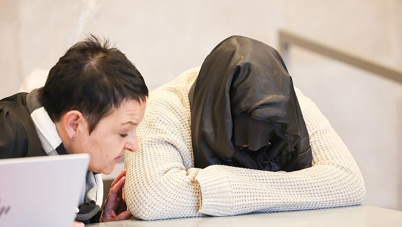 An die Tat selbst kann sich die Angeklagte eigenen Angaben nach nicht erinnern.