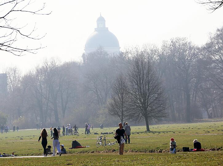 Sommer in der Stadt: München genießt den Frühling am Wochenende.