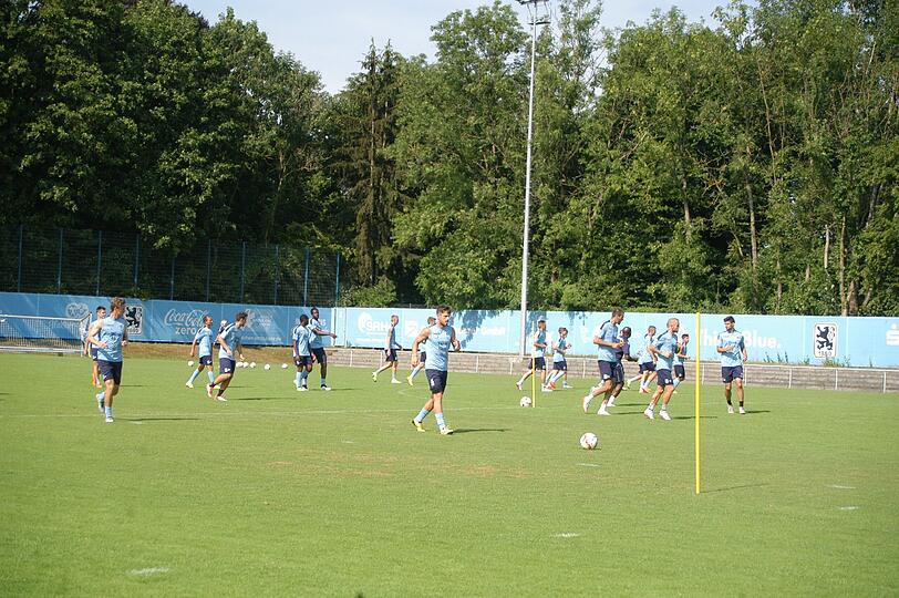 Die Bilder vom Freitagstraining der Löwen.