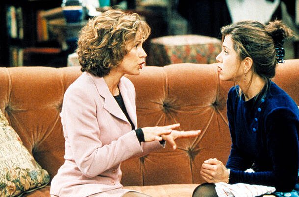 In der Sitcom "Friends" hatte Jennifer Grey (l). einen Gastauftritt als Mindy, der besten Freundin von Rachel (Jennifer Aniston). In der Sitcom "Friends" hatte Jennifer Grey (l). einen Gastauftritt als Mindy, der besten Freundin von Rachel (Jennifer Aniston).