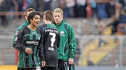Kollektiver Kleeblatt-Jubel nach dem 1:0-Sieg in Oberhausen: Nur Christian Rahn (rechts) schaut nicht gerade glücklich drein.