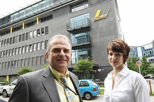 Sie suchen Azubis für 2011: Karl-Heinz Ulrich und Katrin Koppmann von Klüber Lubrication