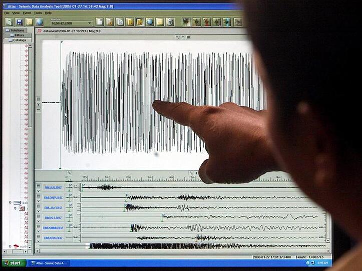 Ein Seismograph misst die Stärke eines Erdbebens (Archivbild)
