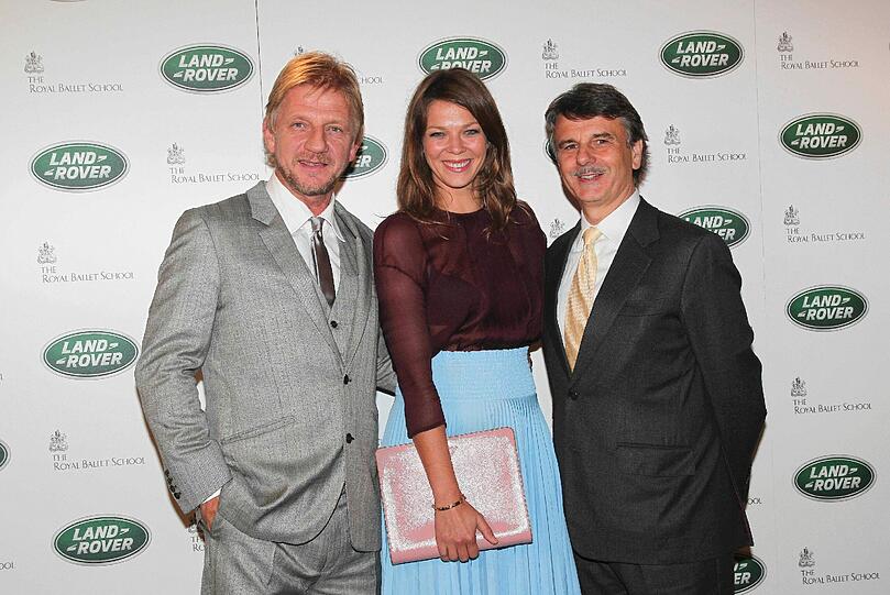 Die Premiere des neuen Range Rover in der "Royal Ballet School" in London wurde mit Zara Phillips, Mark Knopfler, Jessica Schwarz und Sönke Wortmann gefeiert. Die Bilder
