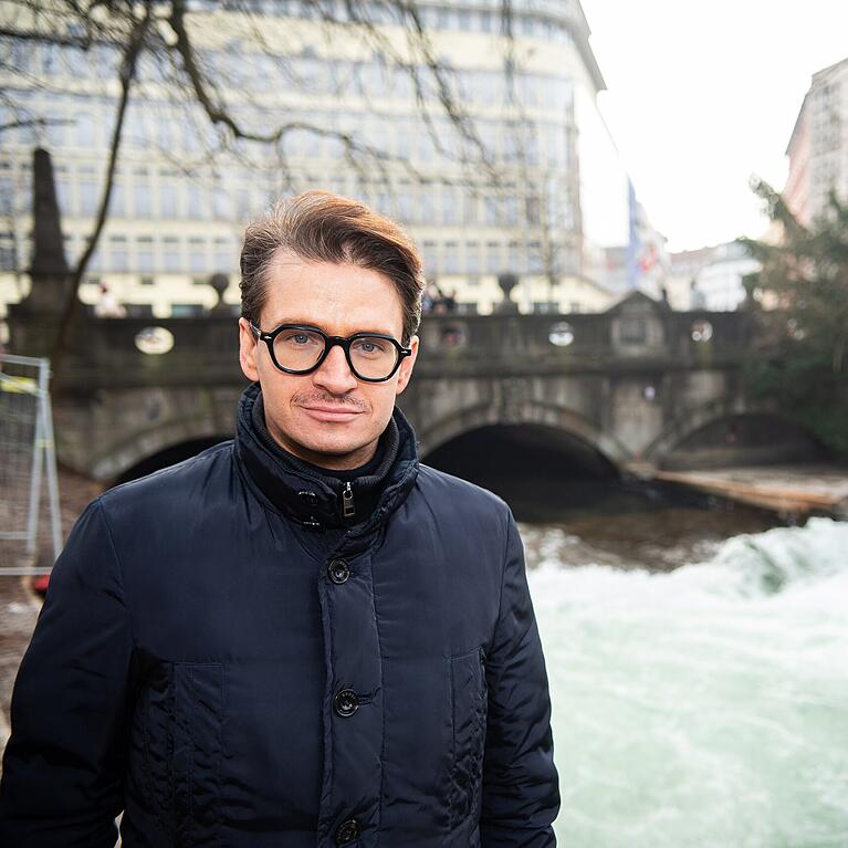 Der M&uuml;nchner Klinik-Unternehmer Aljoscha Lubos (FDP) will dem SPD-OB seine Unerst&uuml;tzung bei der Wellenrettung anbieten. Bekommt bislang aber keinen pers&ouml;nlichen Termin.