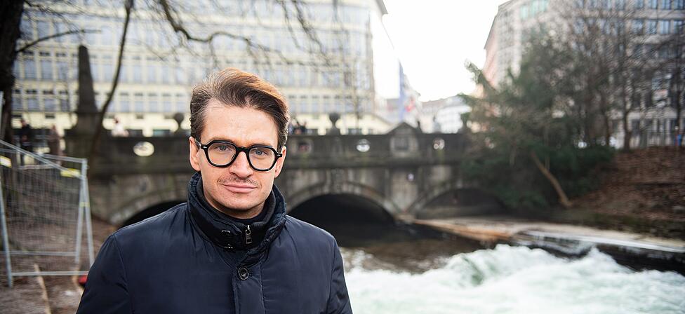 Der M&uuml;nchner Klinik-Unternehmer Aljoscha Lubos (FDP) will dem SPD-OB seine Unerst&uuml;tzung bei der Wellenrettung anbieten. Bekommt bislang aber keinen pers&ouml;nlichen Termin.