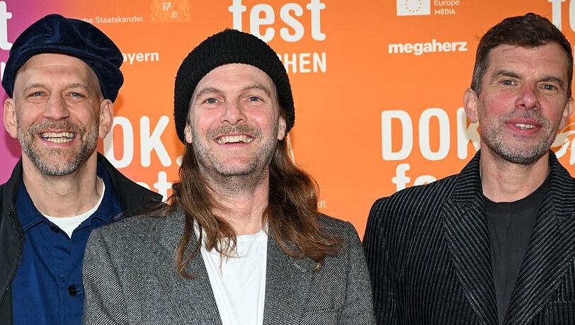 Florian "Flo" Weber, Peter Brugger und R&uuml;diger "R&uuml;de" Linhof - die Sportfreunde Stiller - feierten die Weltpremiere ihrer TV-Doku.