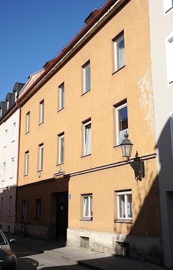 Die Wagnerstraße, Hausnummer 3: Mitten im schönen Altschwabing steht dieses ziemlich heruntergekommene Gebäude.