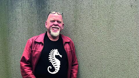 Bernd Gieseking. Der gelernte Zimmerer (66) ist auch Kabarettist und schreibt Texte für Kinderhörspiele. Zudem hat er „Spiegel“-Bestseller geschrieben, etwa: „Finne dich selbst“, oder: „Das kuriose Ostwestfalen Buch“.