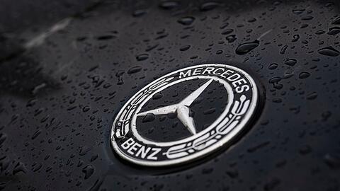 Mercedes-Benz: Gewinneinbruch im ersten Halbjahr. (Archivbild) Mercedes-Benz: Gewinneinbruch im ersten Halbjahr. (Archivbild)