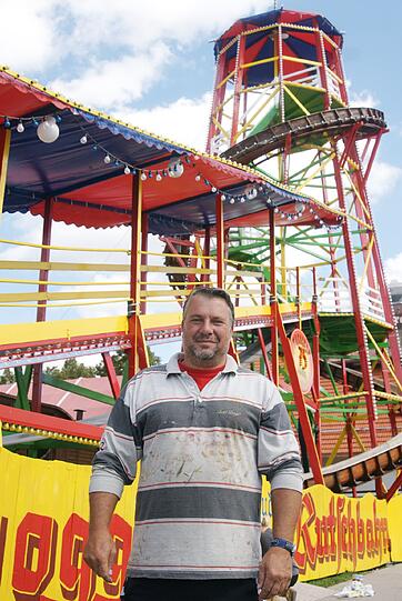 Spaß seit 79 Jahren: Seit 1933 haben nicht nur die &bdquo;Rutscher&ldquo; im Toboggan, sondern vor allem die umstehenden Zuschauer jede Menge Spaß. &bdquo;Die Beliebtheit haben wir wohl der Tatsache zu ver- danken, dass man ohne Bezahlung rutscht &ndash; und natürlich der Schadenfreude
der Zuschauer&ldquo;, sagt Betreiber Claus Conrad.