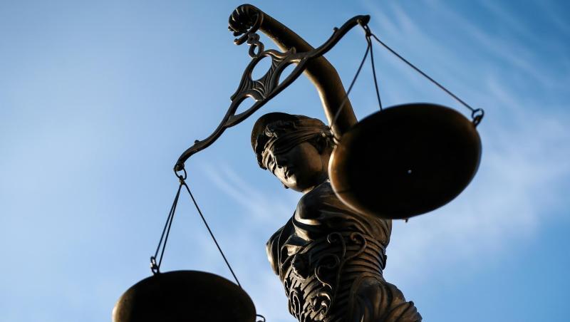 Eine Statue der Justitia hält eine Waage in der Hand. Foto: David-Wolfgang Ebener/Archivbild Eine Statue der Justitia hält eine Waage in der Hand. Foto: David-Wolfgang Ebener/Archivbild
