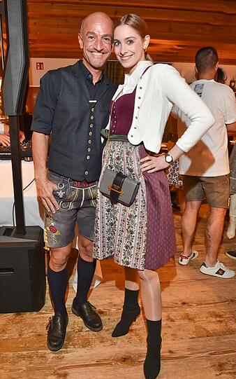 Peyman Amin mit Freundin Sandra Apfelbeck