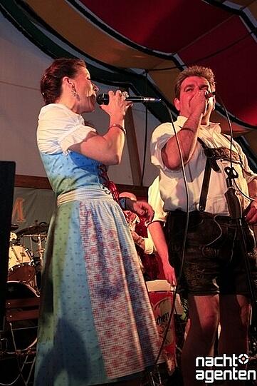 Dirndl, Lederhosen und viel Spaß: Die Party "Tracht und Pracht" am Samstag im Hippodrom auf der Theresienwiese. Mehr Bilder unter: www.nachtagenten.de.