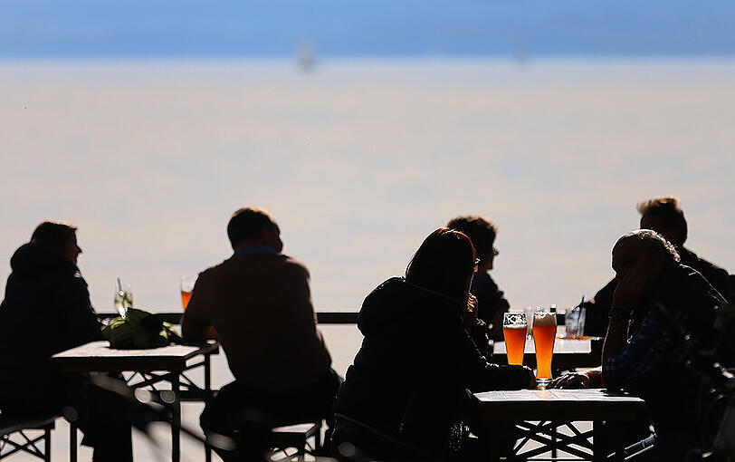 Traumwetter am Ammersee. Bei 20 grad und Sonnenschein ließen es sich die Ausflügler gut gehen.