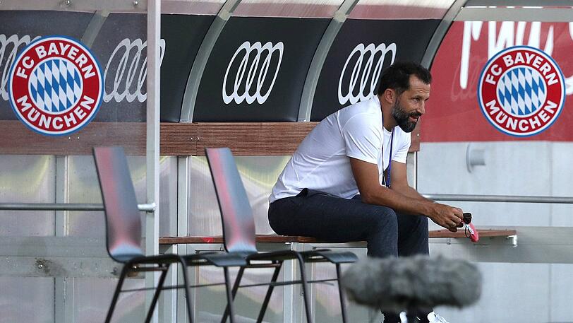 Mit nur einem einzigen absolvierten Testspiel, einem 1:0-Erfolg gegen Olympique Marseille, gehen die Bayern ins Duell mit Chelsea. Sportvorstand Hasan Salihamidzic ist optimistisch.