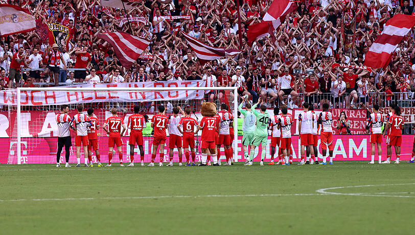 Einschw&ouml;ren aufs R&uuml;ckspiel gegen Paris Saint-Germain: Die Bayern-Profis nach dem 3:3 gegen Heidenheim.