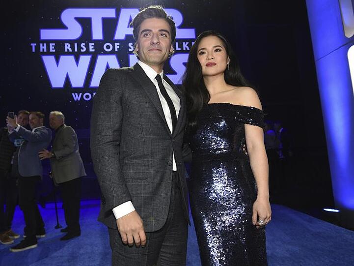 Oscar Isaac ist Poe Dameron und Kelly Marie Tran ist als Rose Tico dabei.