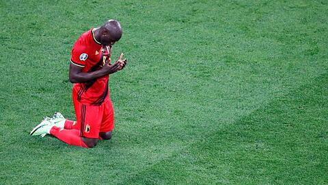 Romelu Lukaku (Belgien) feiert das 3:0 gegen Russland.