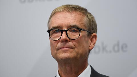 Harald Dreßing nimmt an einer Pressekonferenz zur Vorstellung der Studie "Sexueller Missbrauch an Minderjährigen durch katholische Priester, Diakone und männliche Ordensangehörige im Bereich der Deutschen Bischofskonferenz" teil.