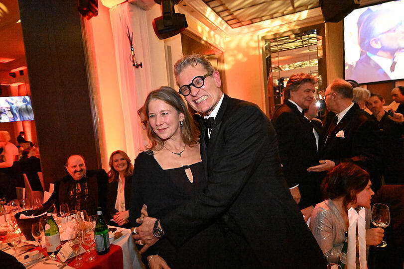 Götz Otto und Ehefrau Sabine heuer beim Deutschen Filmball im Bayerischen Hof. Götz Otto und Ehefrau Sabine heuer beim Deutschen Filmball im Bayerischen Hof.