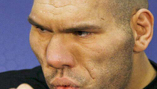 Nikolai Valuev, Ex-Schwergewichts-Boxweltmeister, ist Ehrengast im „Schnitzelhuber“. Nikolai Valuev, Ex-Schwergewichts-Boxweltmeister, ist Ehrengast im „Schnitzelhuber“.