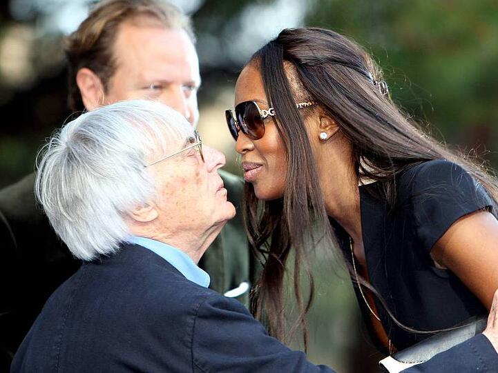 Bernie Ecclestone umgibt sich gerne mit den Reichen und Schönen. Hier mit Supermodel Naomi Campbell