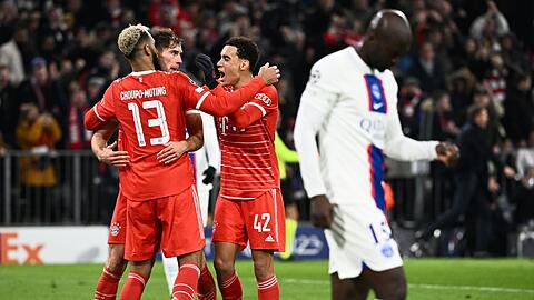 Eric Maxim Choupo-Moting (l) machte den Viertelfinal-Einzug von Bayern München gegen PSG perfekt.