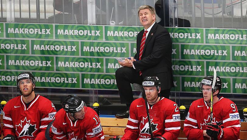 Eishockey-Trainer Bill Peters von DEL-Club Augsburger Panther ist schwer erkrankt. (Archivbild)