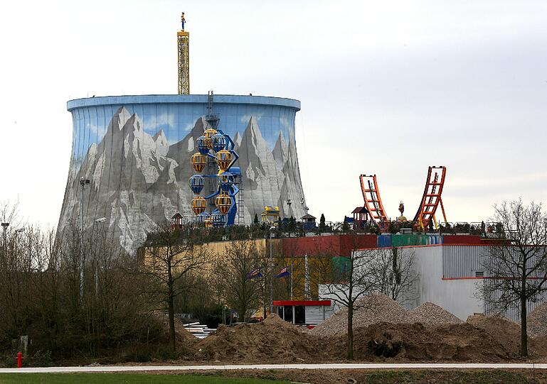 Platz 3: Schneller Brüter in Kalkar; KS: +494 Prozent;
Das Atomkraftwerk kostet 2,8 Milliarden Euro, es geht aber nie ans Netz. Heute ist es ein Vergnügungspark.