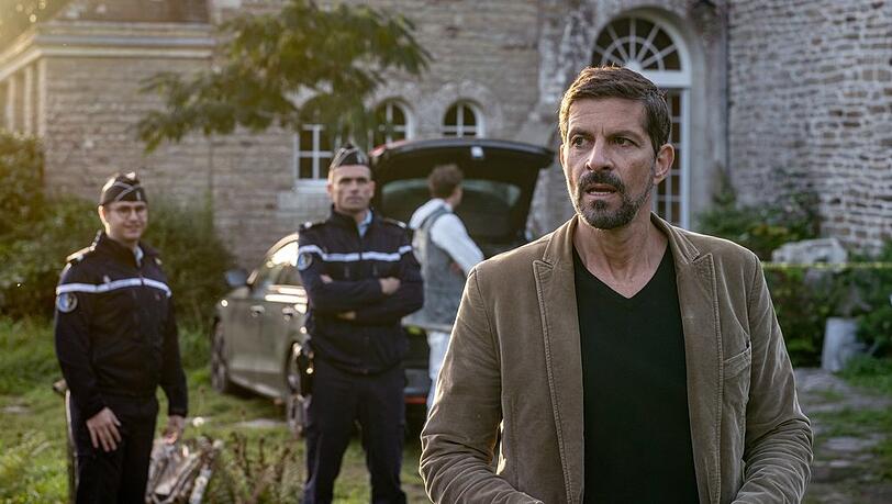 "Kommissar Dupin: Bretonische Nächte": Kommissar Dupin (Pasquale Aleardi, r.) nimmt die Ermittlungen auf.