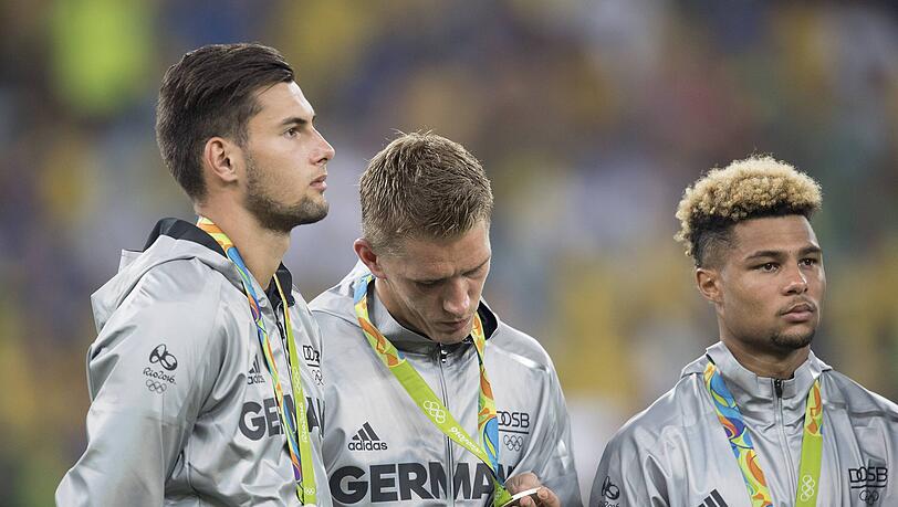 Vom Hoffnungsträger zum Stammspieler. 2016 holte Serge Gnabry (r.) bei Olympia Silber und setzte sich anschließend auch beim FC Bayern durch. Vom Hoffnungsträger zum Stammspieler. 2016 holte Serge Gnabry (r.) bei Olympia Silber und setzte sich anschließend auch beim FC Bayern durch.