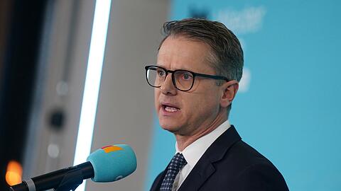 Die CDU gibt in Hamburg den Startschuss für die heiße Phase des Bundestagswahlkampfs. Die Lage der Wirtschaft steht im Mittelpunkt. Aber nicht nur.