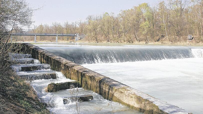 Unfallort Mollbrücke: Die Isar hat nicht nur hier tödliche Tücken. Unfallort Mollbrücke: Die Isar hat nicht nur hier tödliche Tücken.